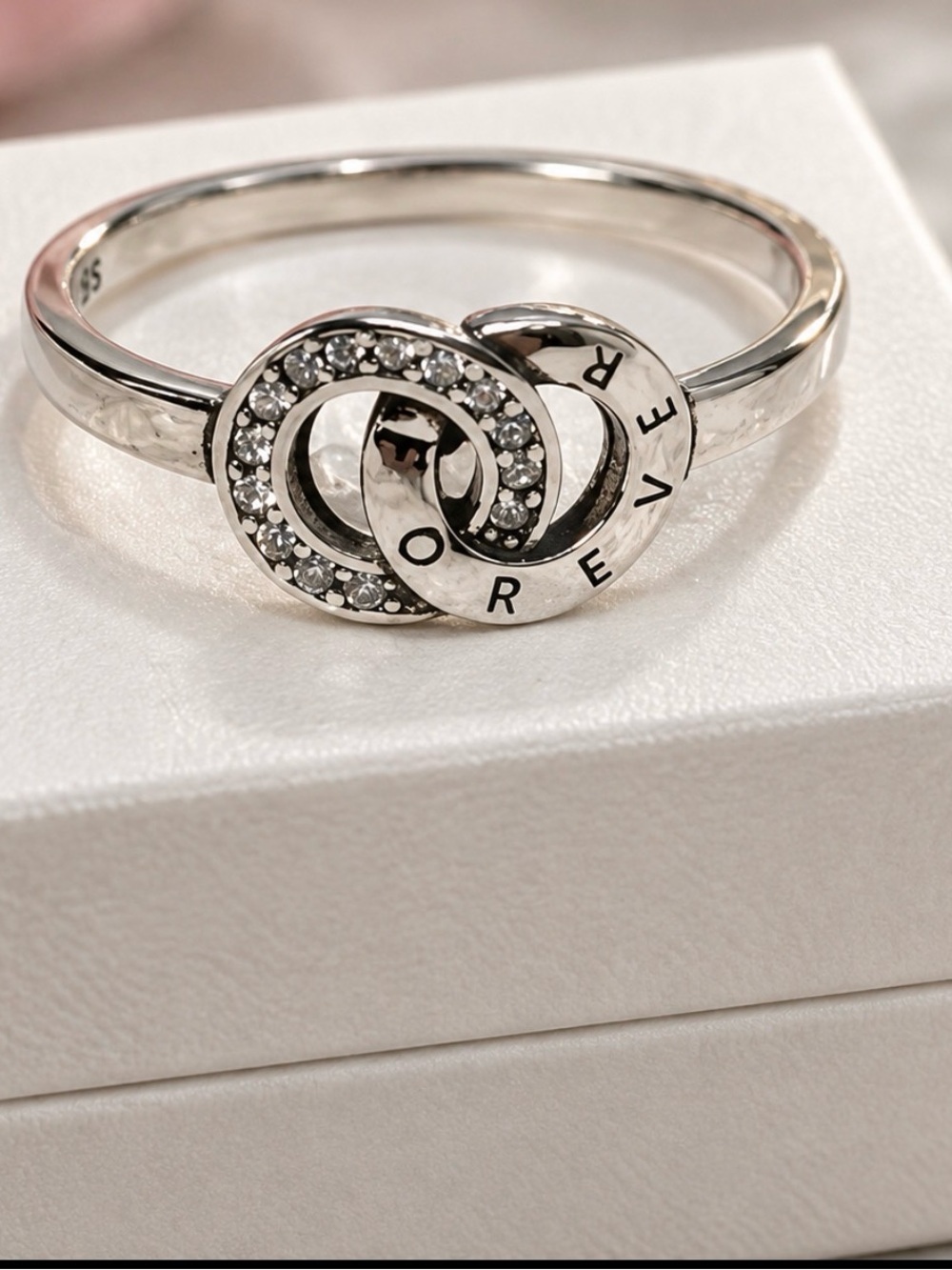 Vera Wang  forever infinity ring . S925
